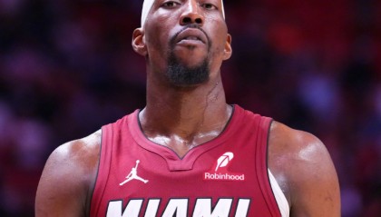 世界杯官方客户端-阿德巴约生涯几乎没有硬核荣誉，狂刷83分是唯一青史留名的机会！